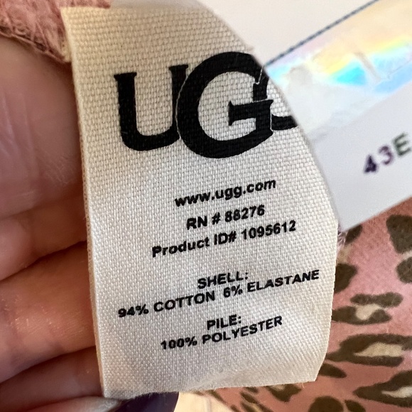 UGG Pink Robe - Picture 5 of 8